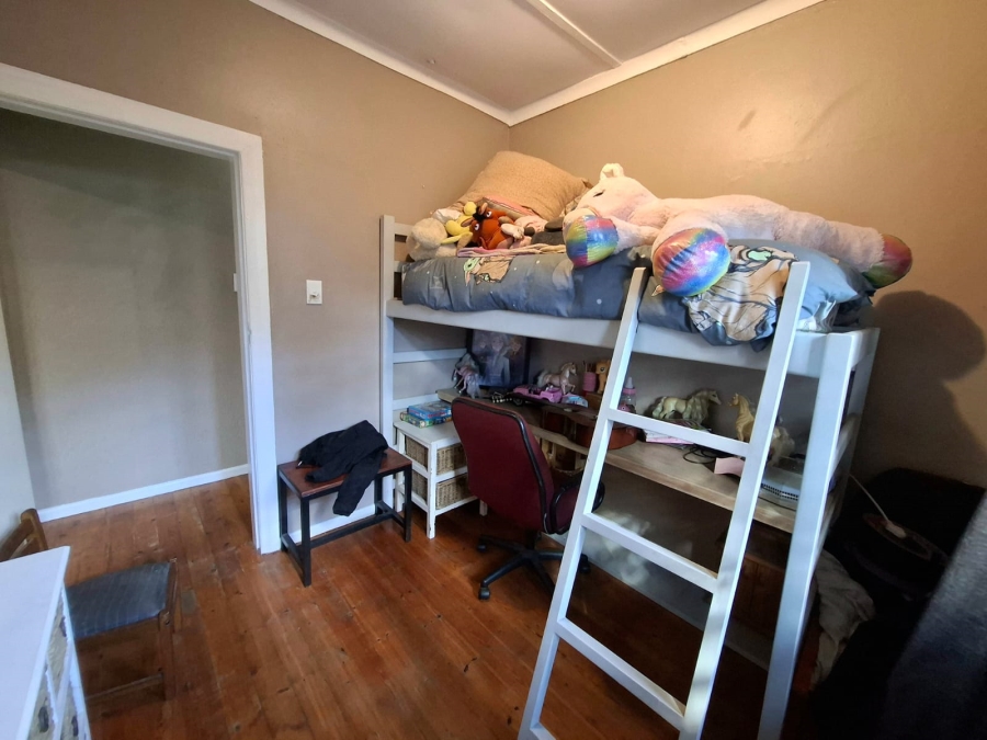 4 Bedroom Property for Sale in Oakdale Western Cape